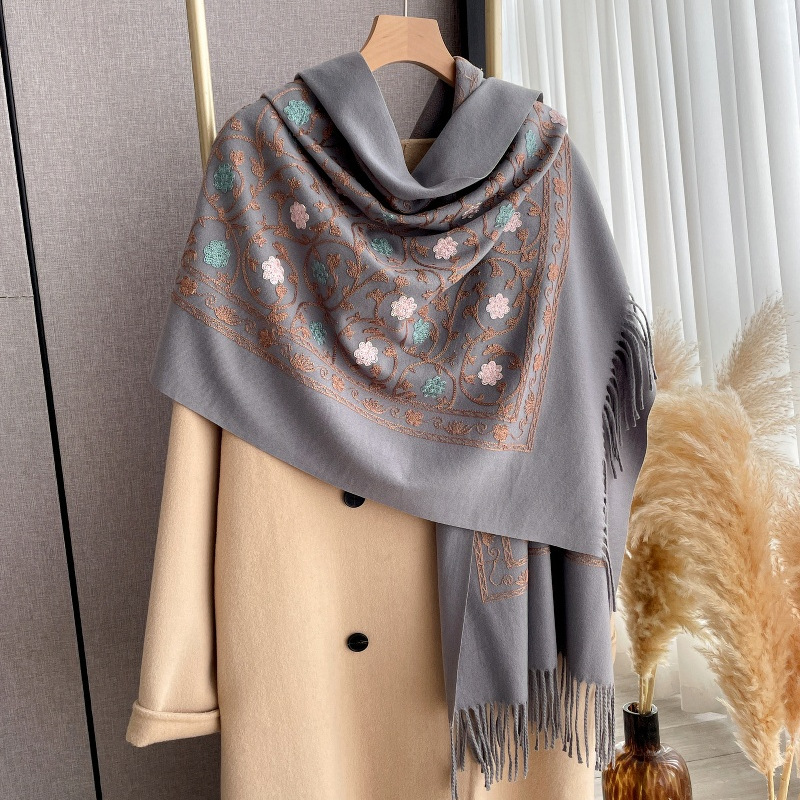 2025 New Embroidery Cashmere S - Woven Scarf Blanket 评论和价格